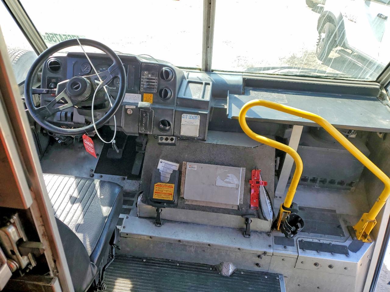 1999 Freightliner MT45 Chassis Delivery Truck