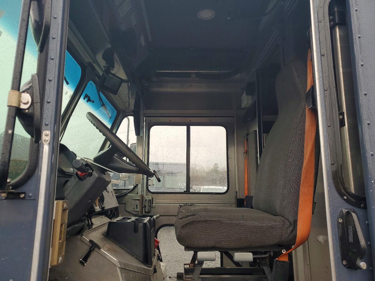 2020 Freightliner Chassis M Line WALK-IN Van