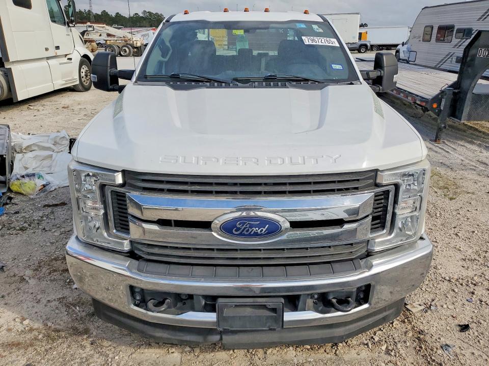 2019 Ford F350 Super-TOW Truck