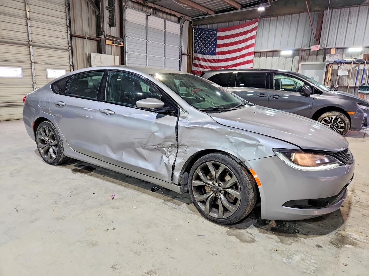 2016 Chrysler 200 s