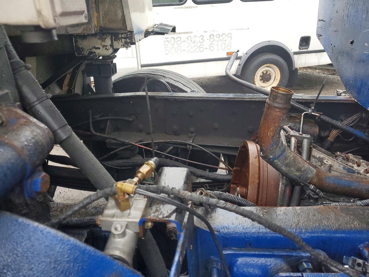 2011 Mack 600 MRU600