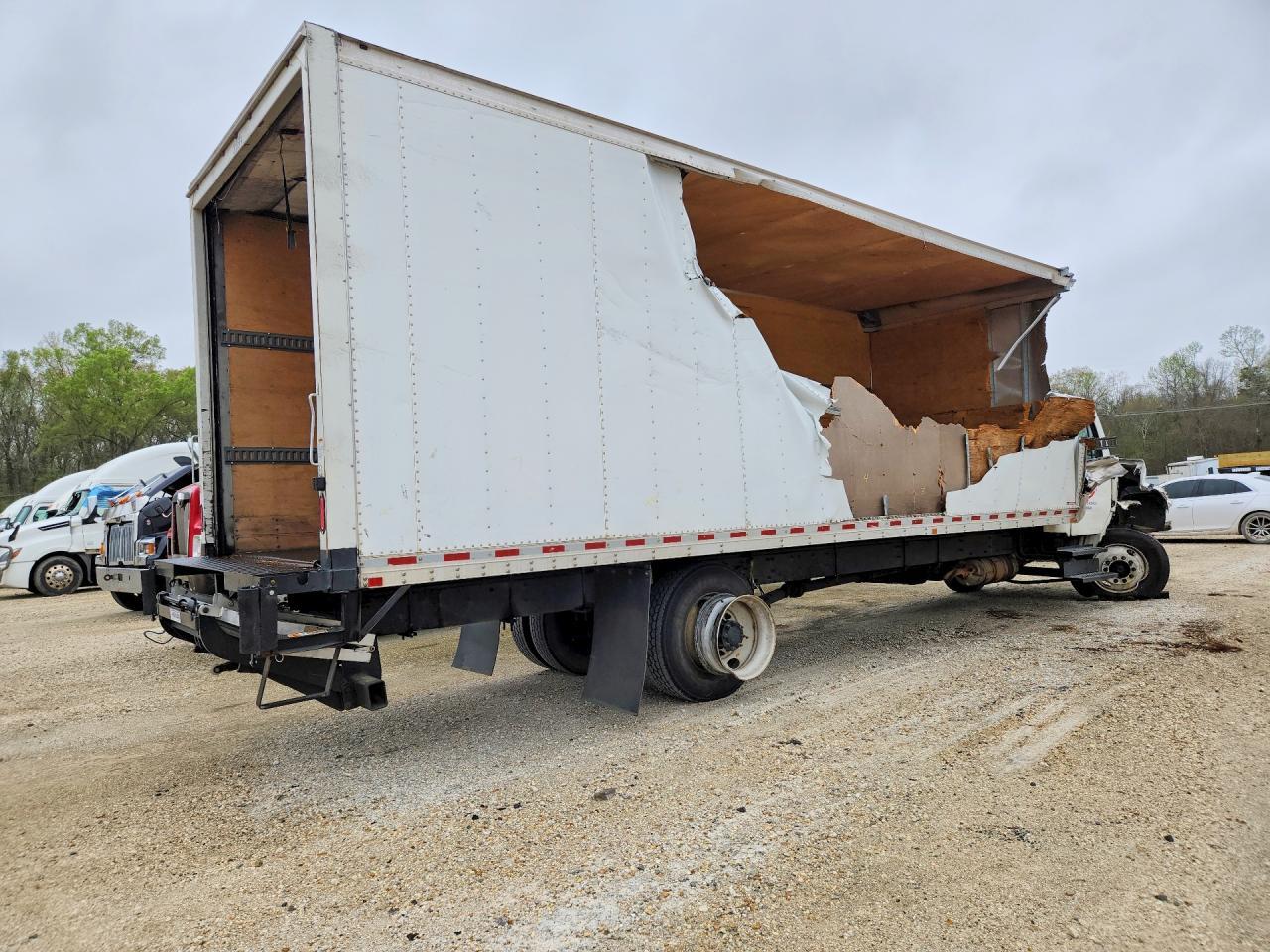 2019 Freightliner Business Class M2 BOX Truck