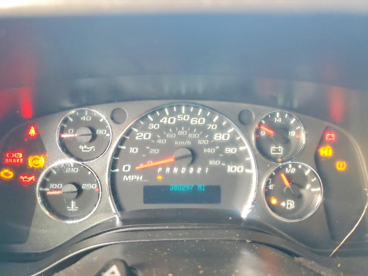 2009 GMC Savana BOX Truck