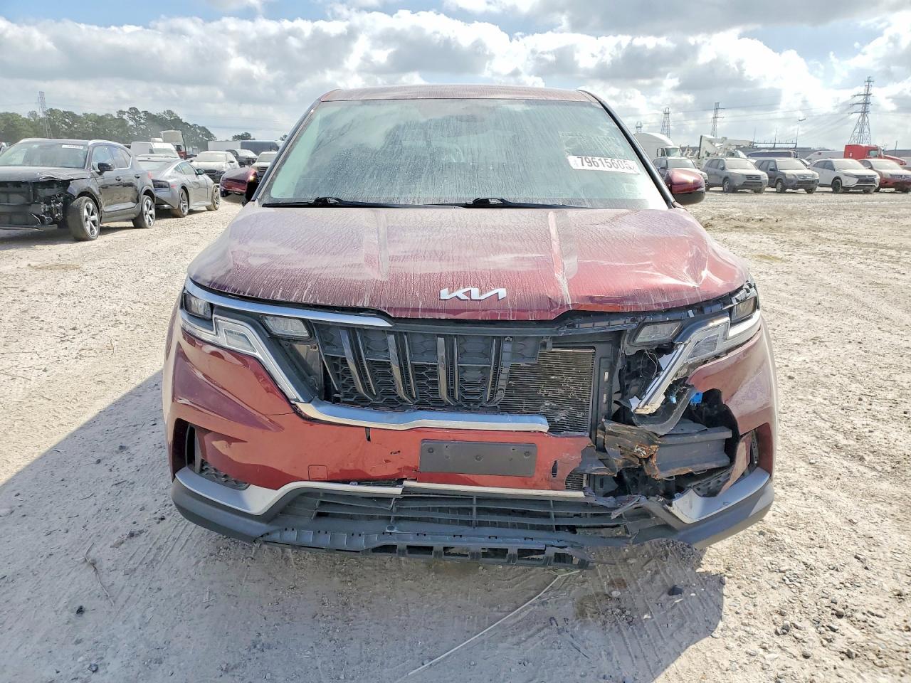 2023 KIA Carnival lx