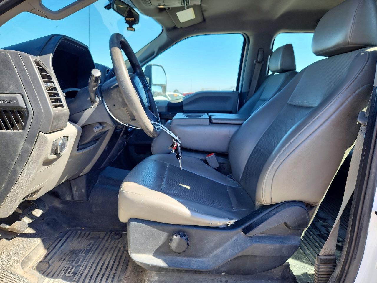 2019 Ford F450 Super Duty Flatbed Truck