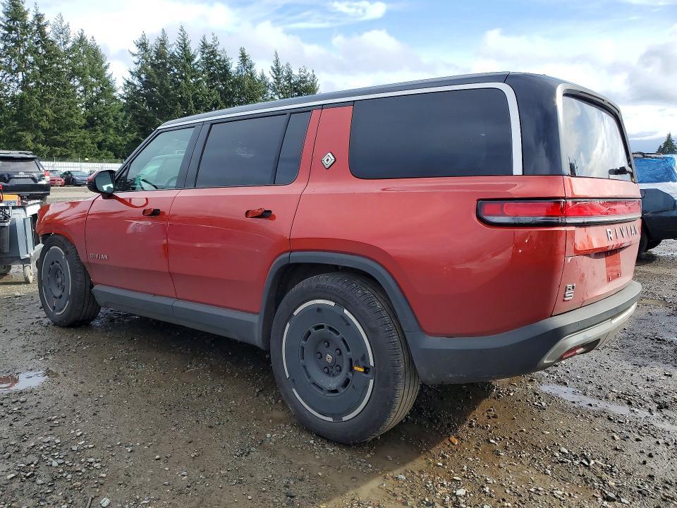 2025 Rivian R1S Adventure