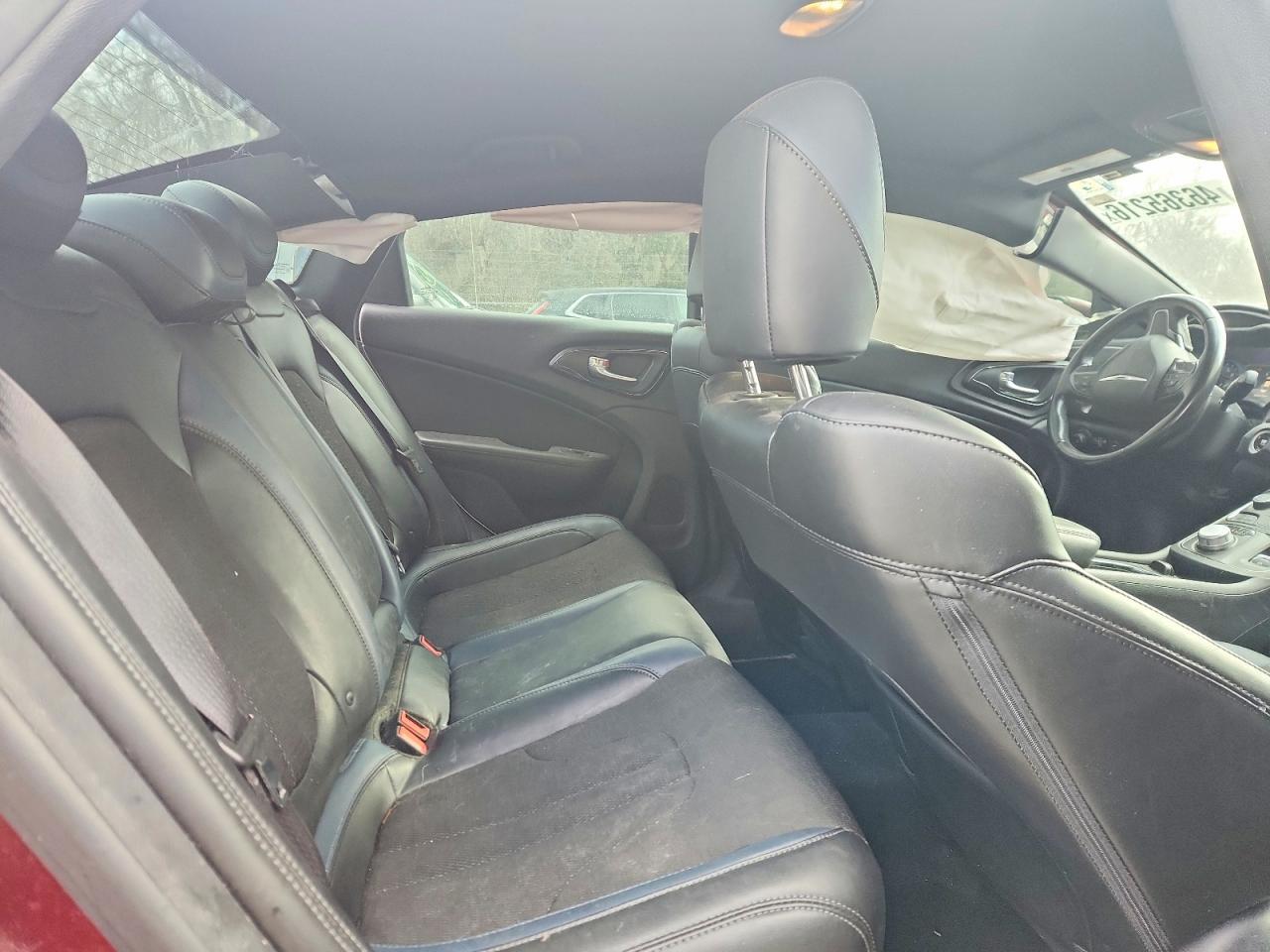 2015 Chrysler 200 s