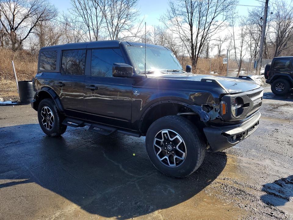 2024 Ford Bronco Outer Banks