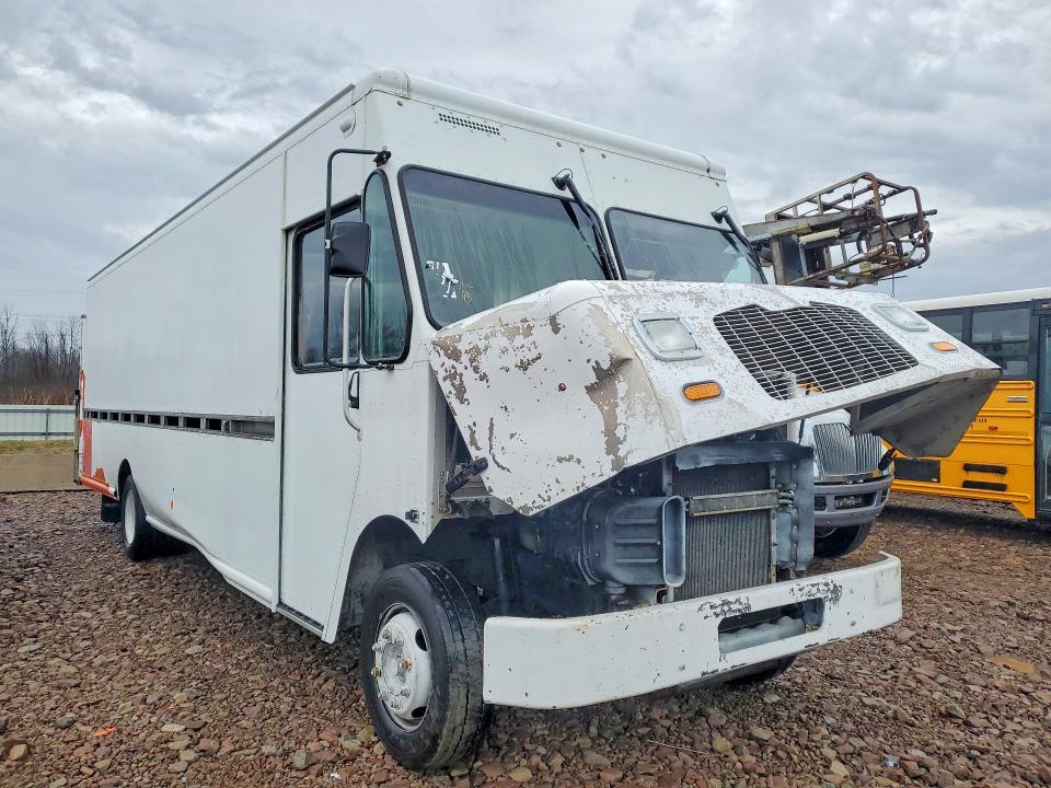 2014 Freigliner 2014 Freightliner MT55 Chassis Delivery Truck