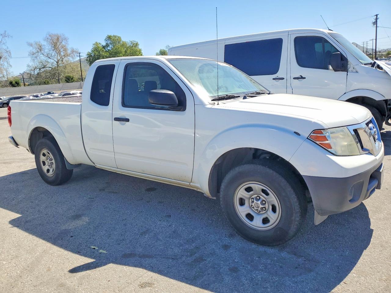2015 Nissan Frontier S