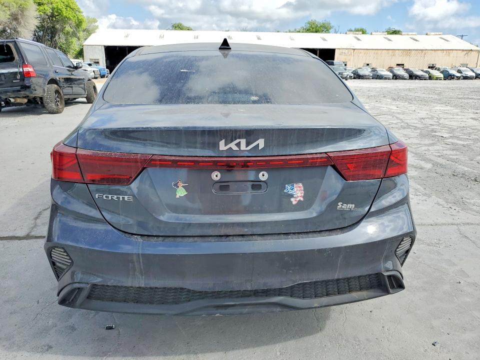 2023 KIA Forte lxs