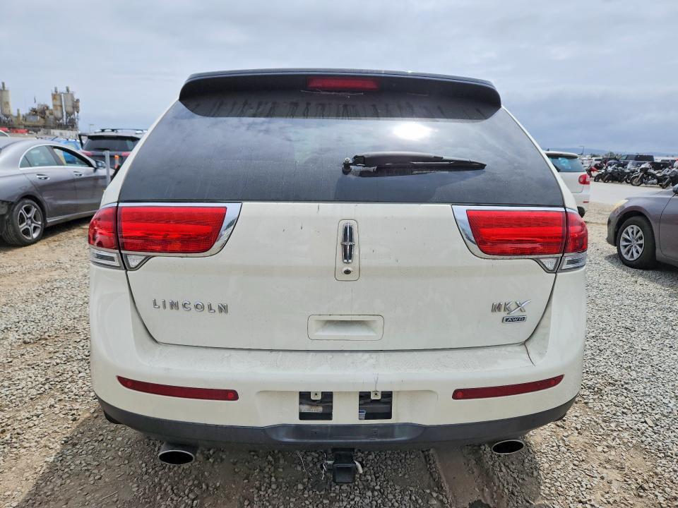 2013 Lincoln Townhouse MKX