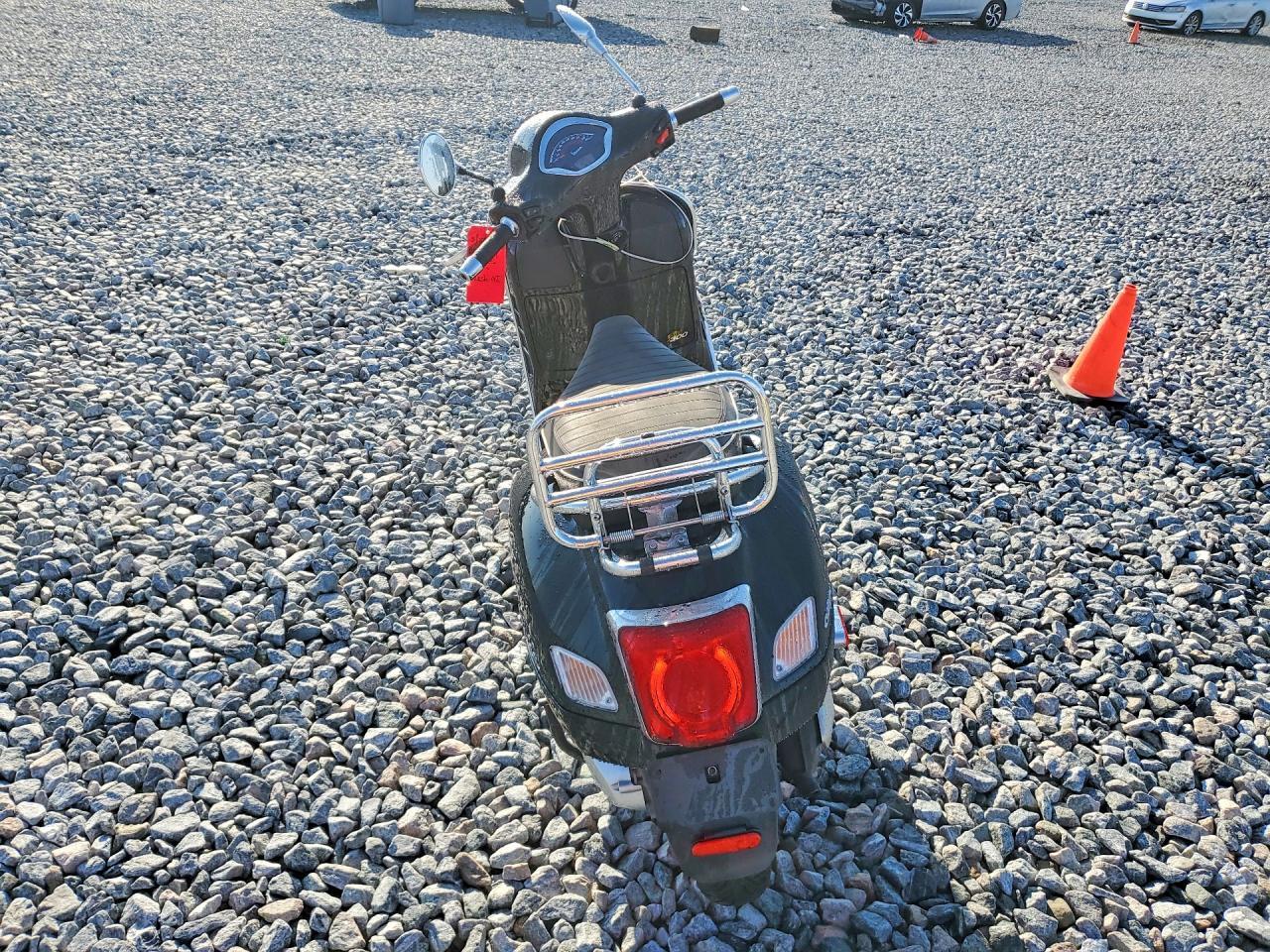 2022 Vespa GTS RST / SEI Giorni