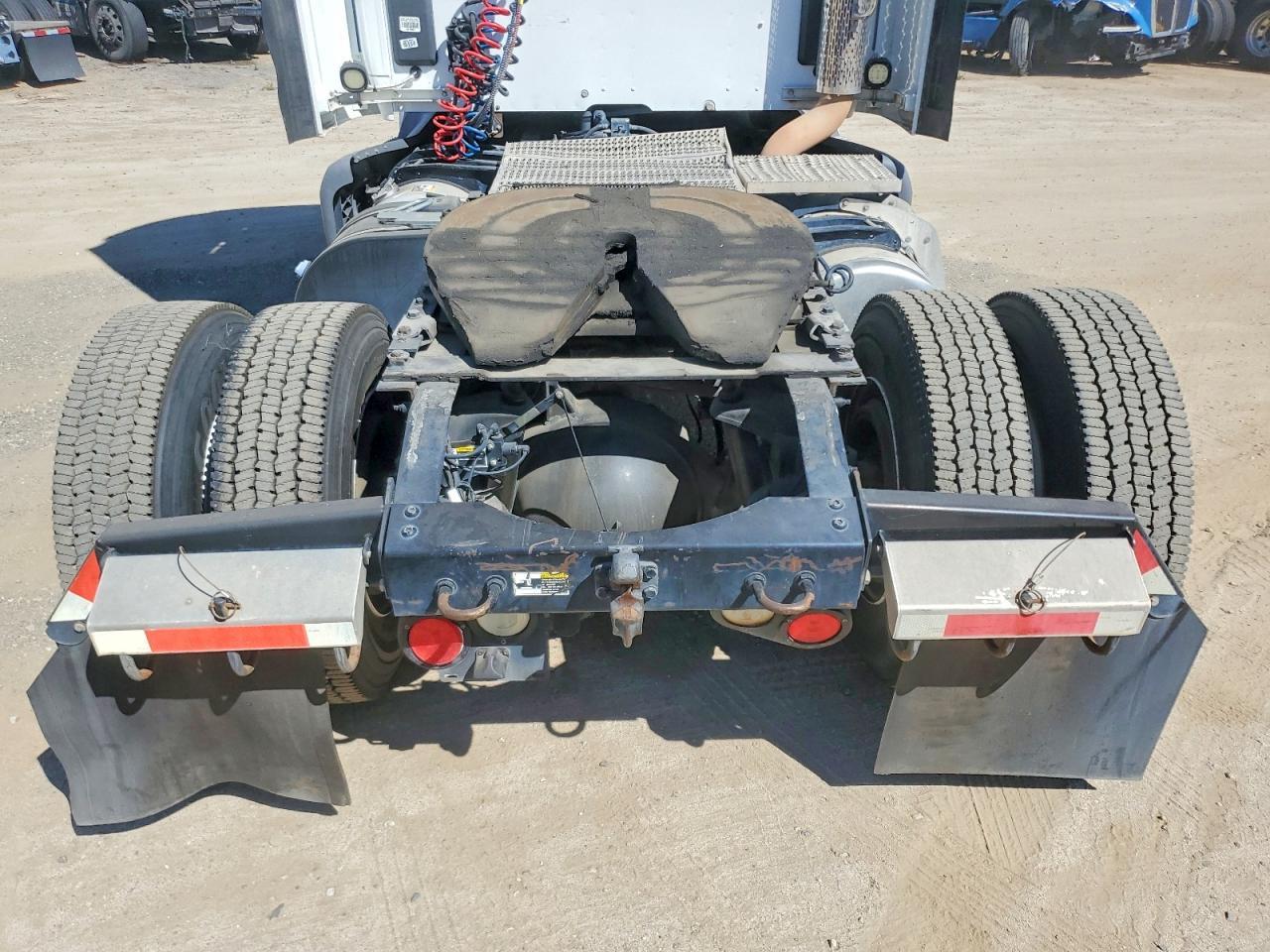 2018 Peterbilt 579 Semi Truck