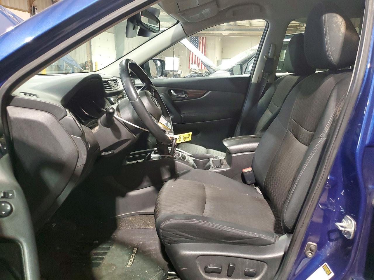 2017 Nissan Rogue sv