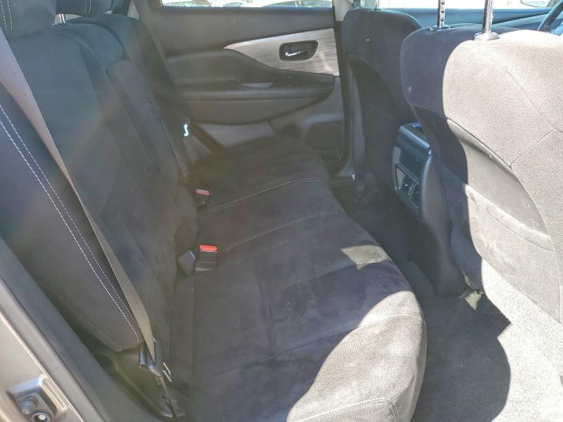 2016 Nissan Murano s