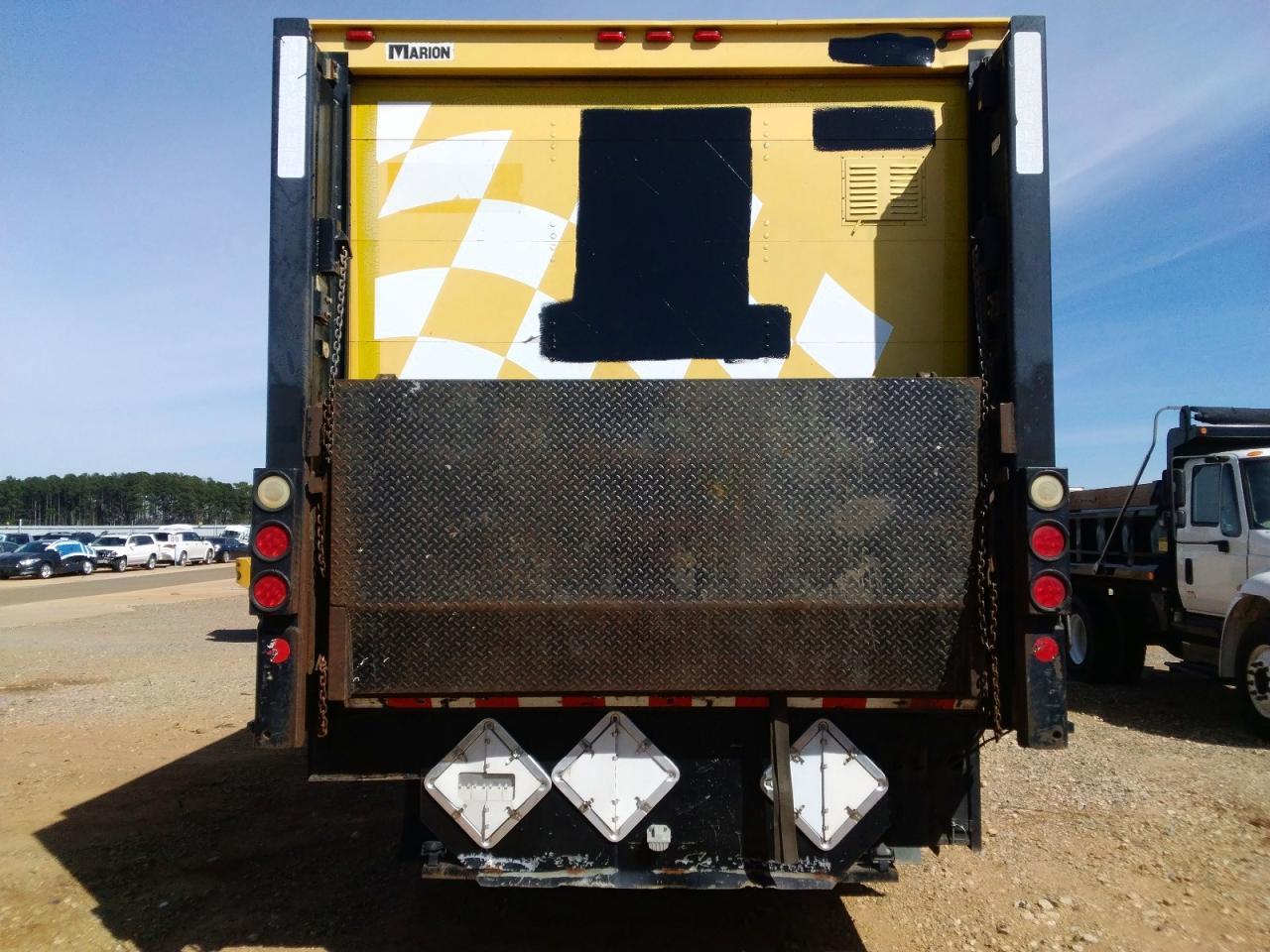 2006 International 4300 BOX Truck