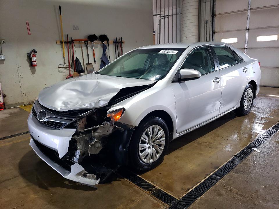 2014 Toyota Camry le