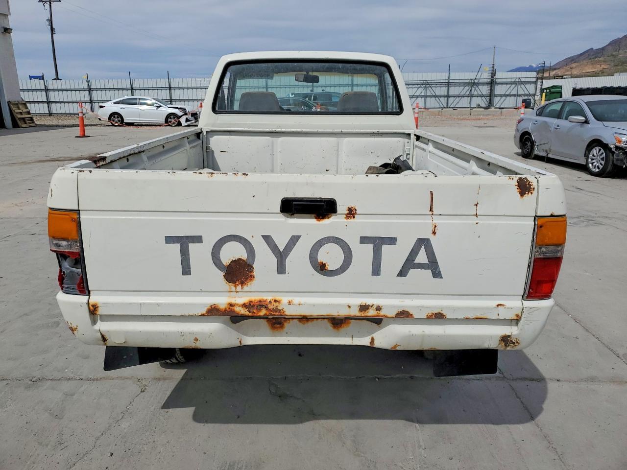 1986 Toyota Pickup Base