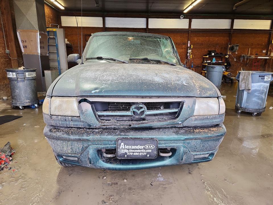 2001 Mazda B3000 cab Plus