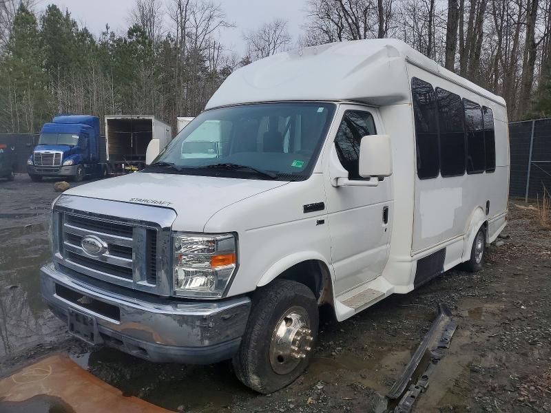 2015 Ford Econoline E350 Super Duty Cutaway Van