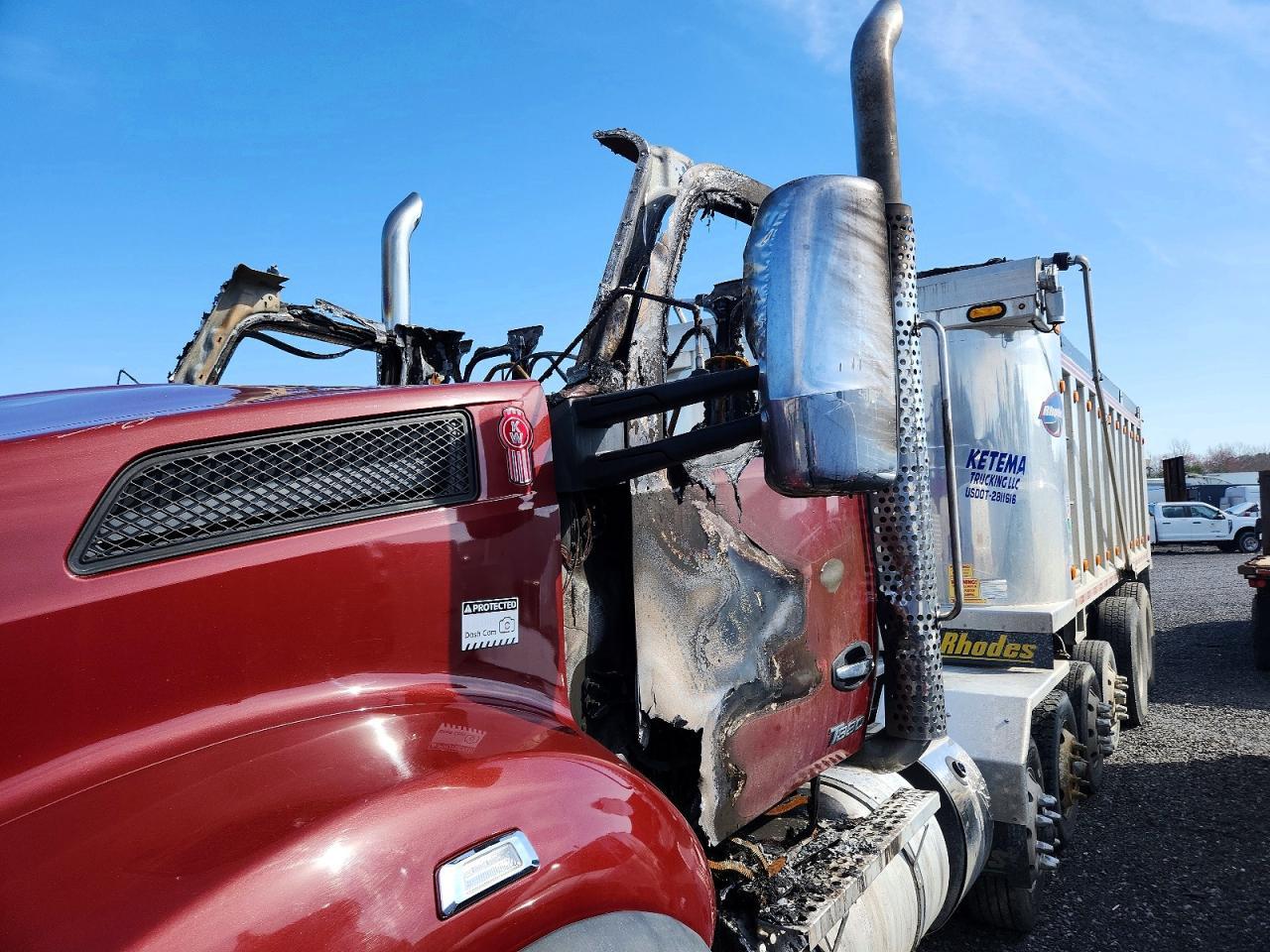 2022 Kenworth T880 Dump Truck