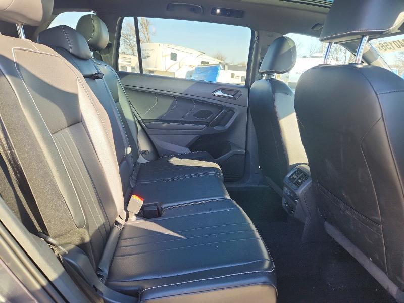 2022 Volkswagen Tiguan se R-line Black