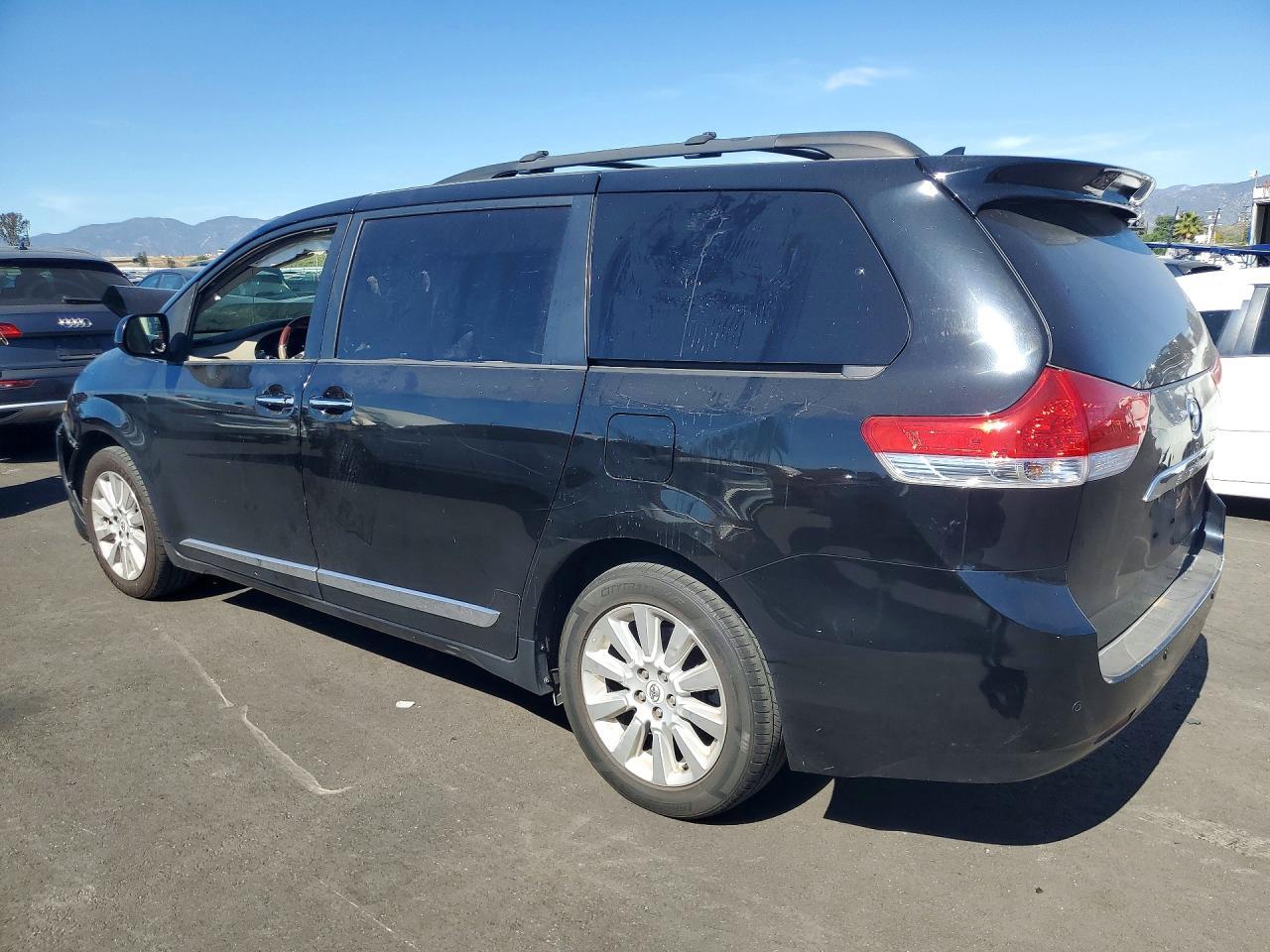 2012 Toyota Sienna Limited 7-passenger