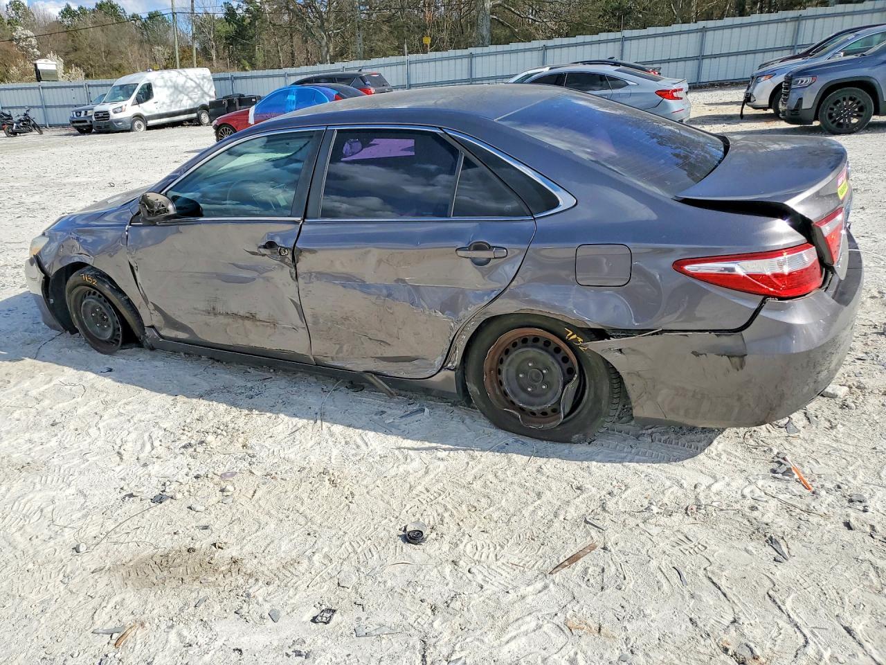 2016 Toyota Camry le