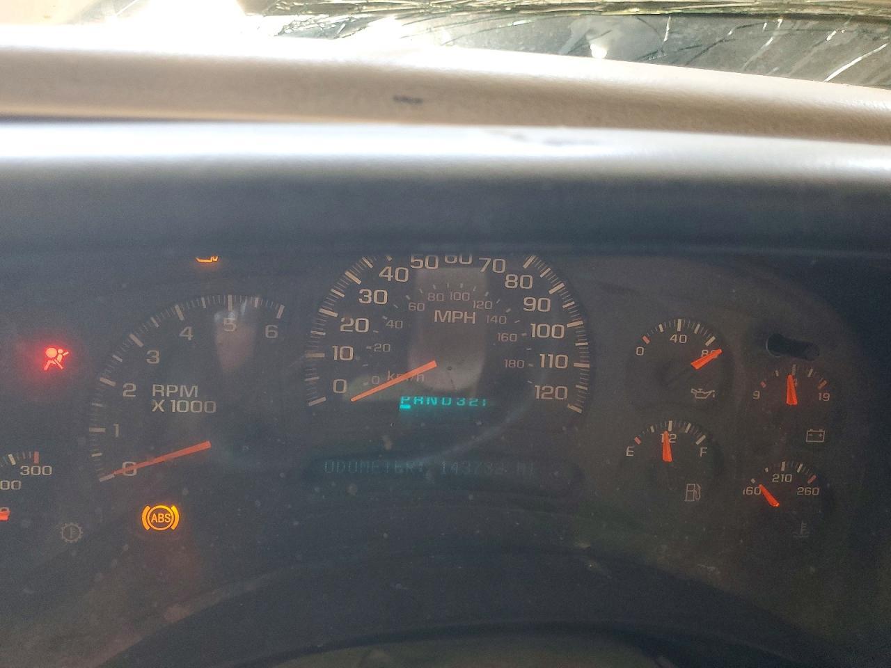 2005 Chev Rolet Silverado Flatbed Truck