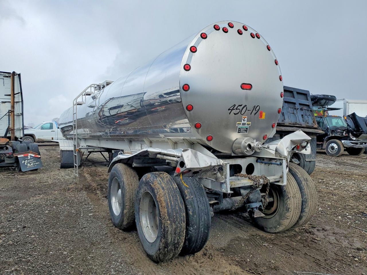 2008 Walker Tank Trailer