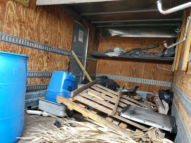 2003 Isuzu NPR-HD BOX Truck