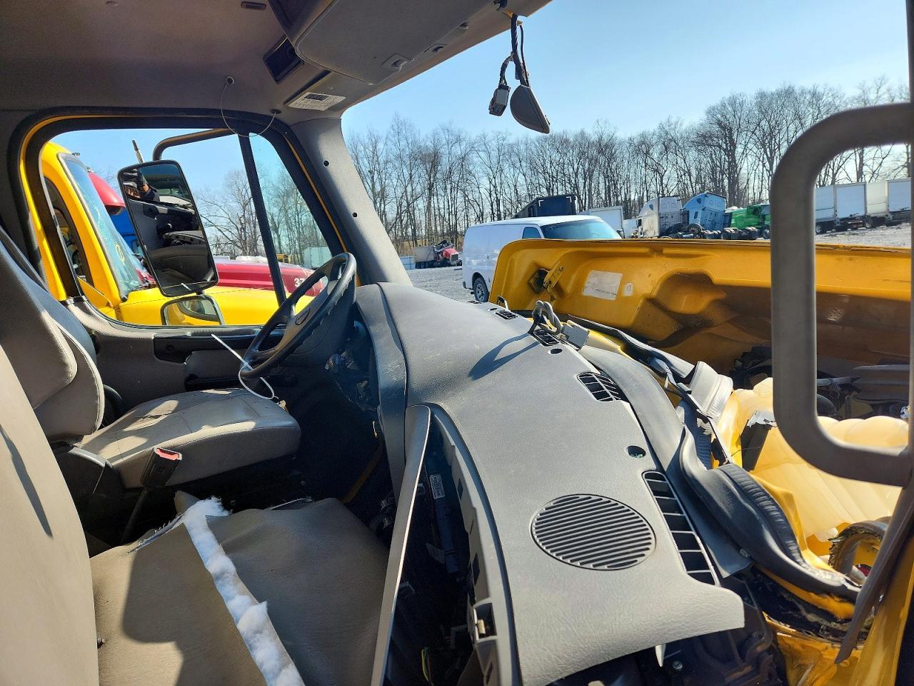 2023 Freigliner 2023 Freightliner Business Class M2 BOX Truck