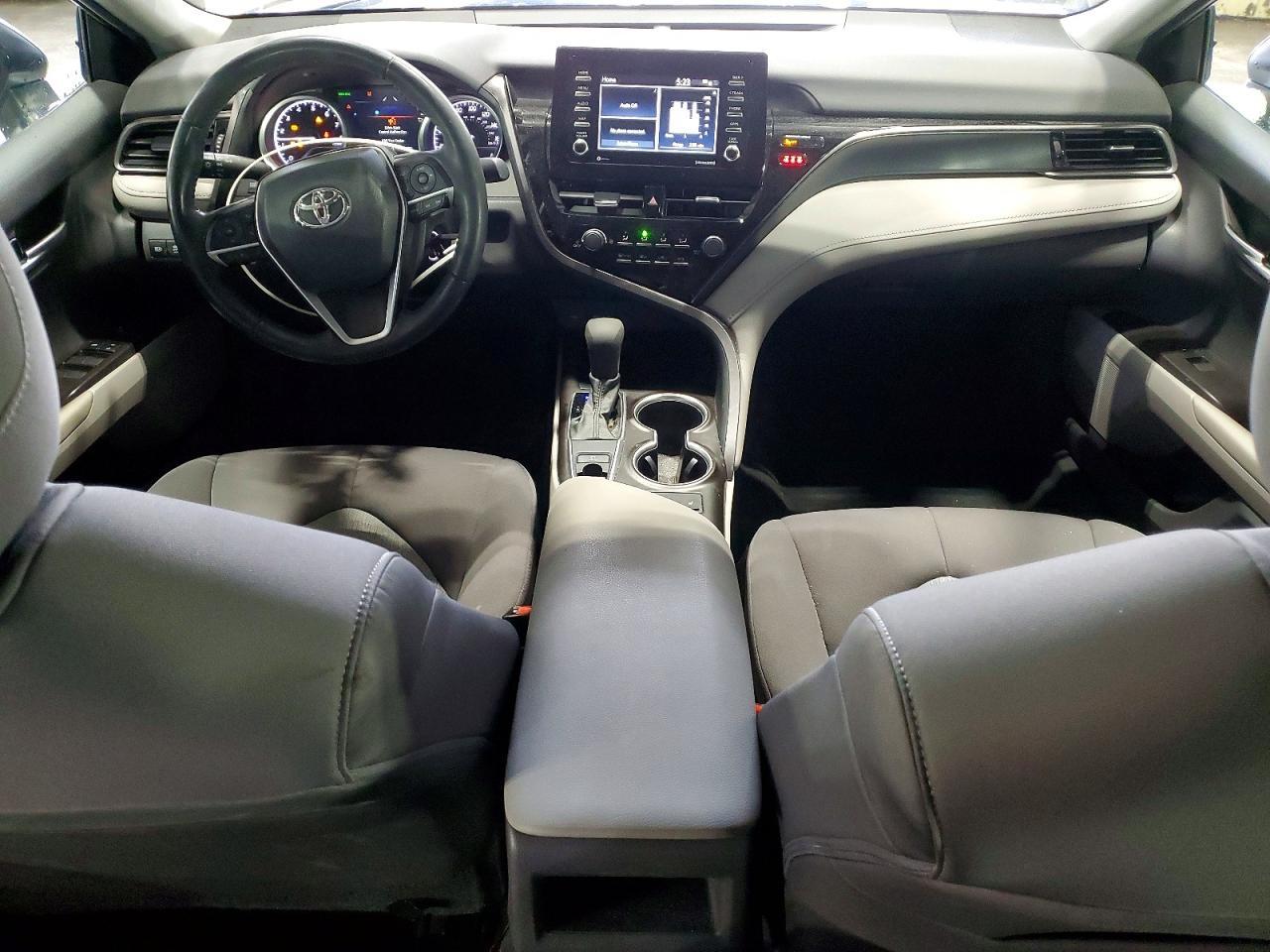 2021 Toyota Camry le