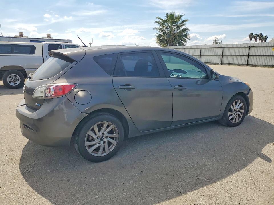 2013 Mazda 3 I