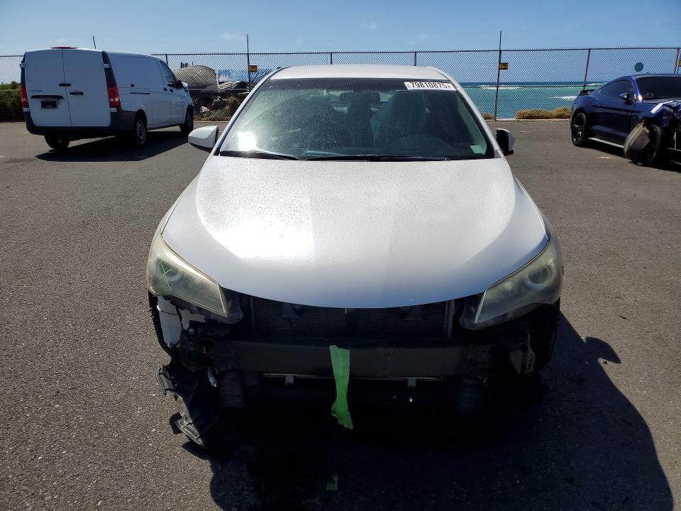 2015 Toyota Camry le