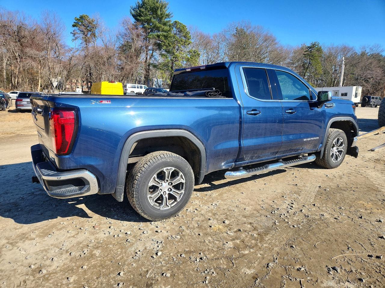 2022 GMC Sierra K1500 SLE