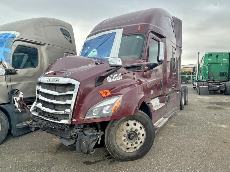 2018 Freightliner Cascadia 126 Semi Truck