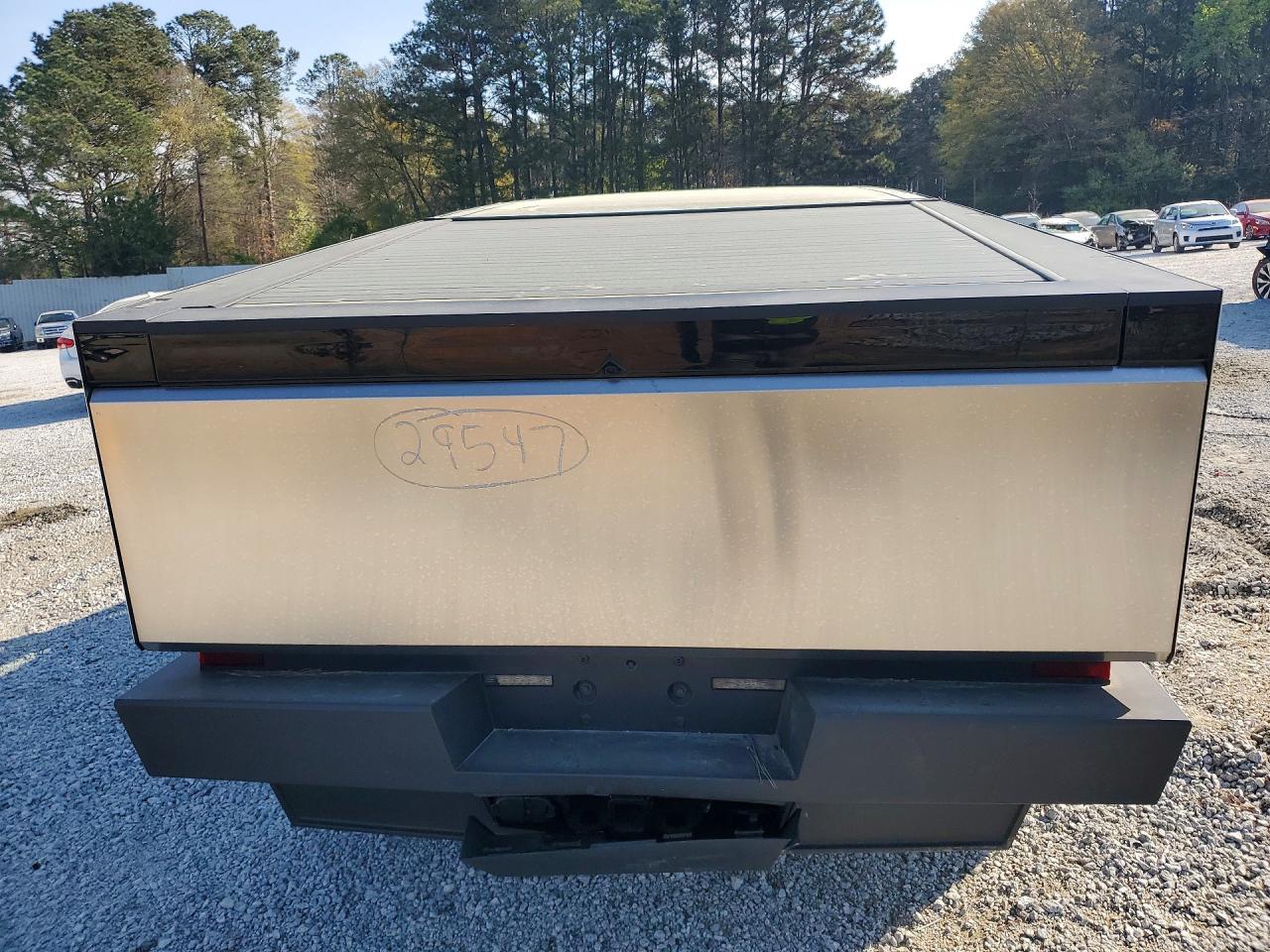 2024 Tesla Cybertruck