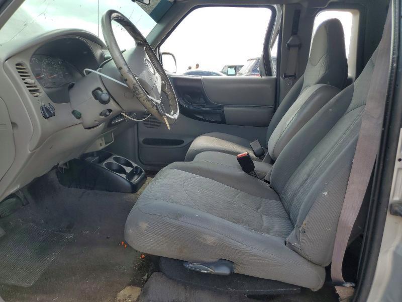 2001 Mazda B3000 cab Plus