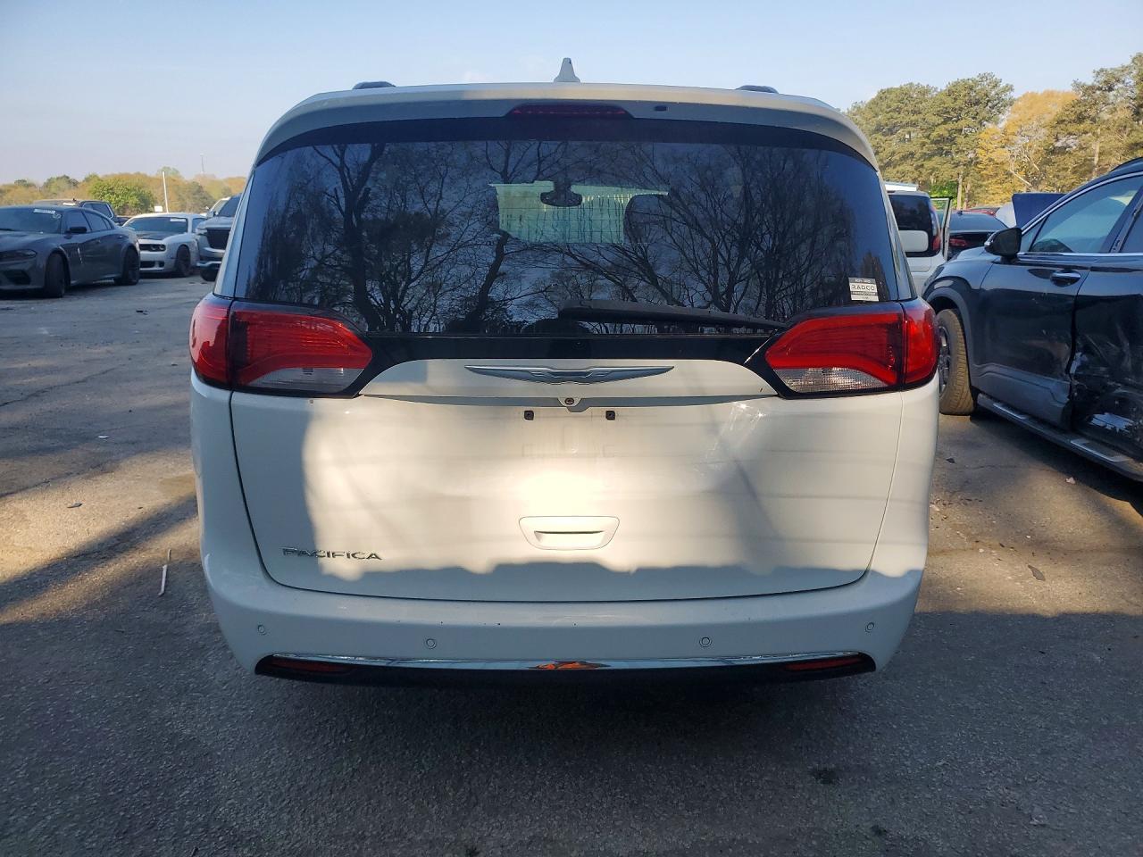 2017 Chrysler Pacifica Touring l
