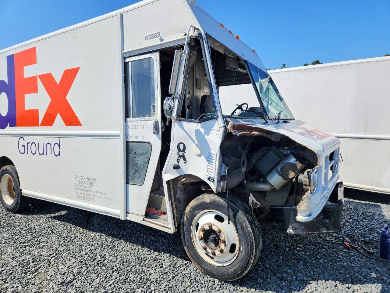 2005 Utility VS2RA Delivery Truck