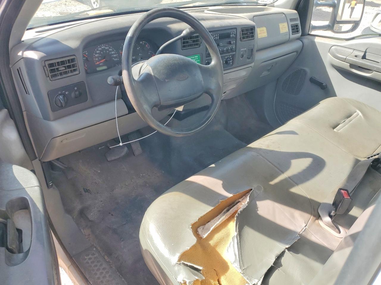 2002 Ford F350 Super Duty Flatbed Truck