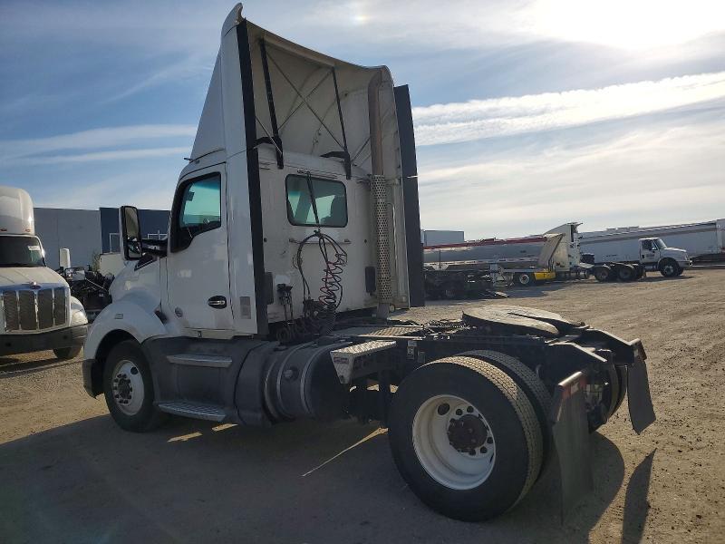 2017 Kenworth T680 Semi Truck