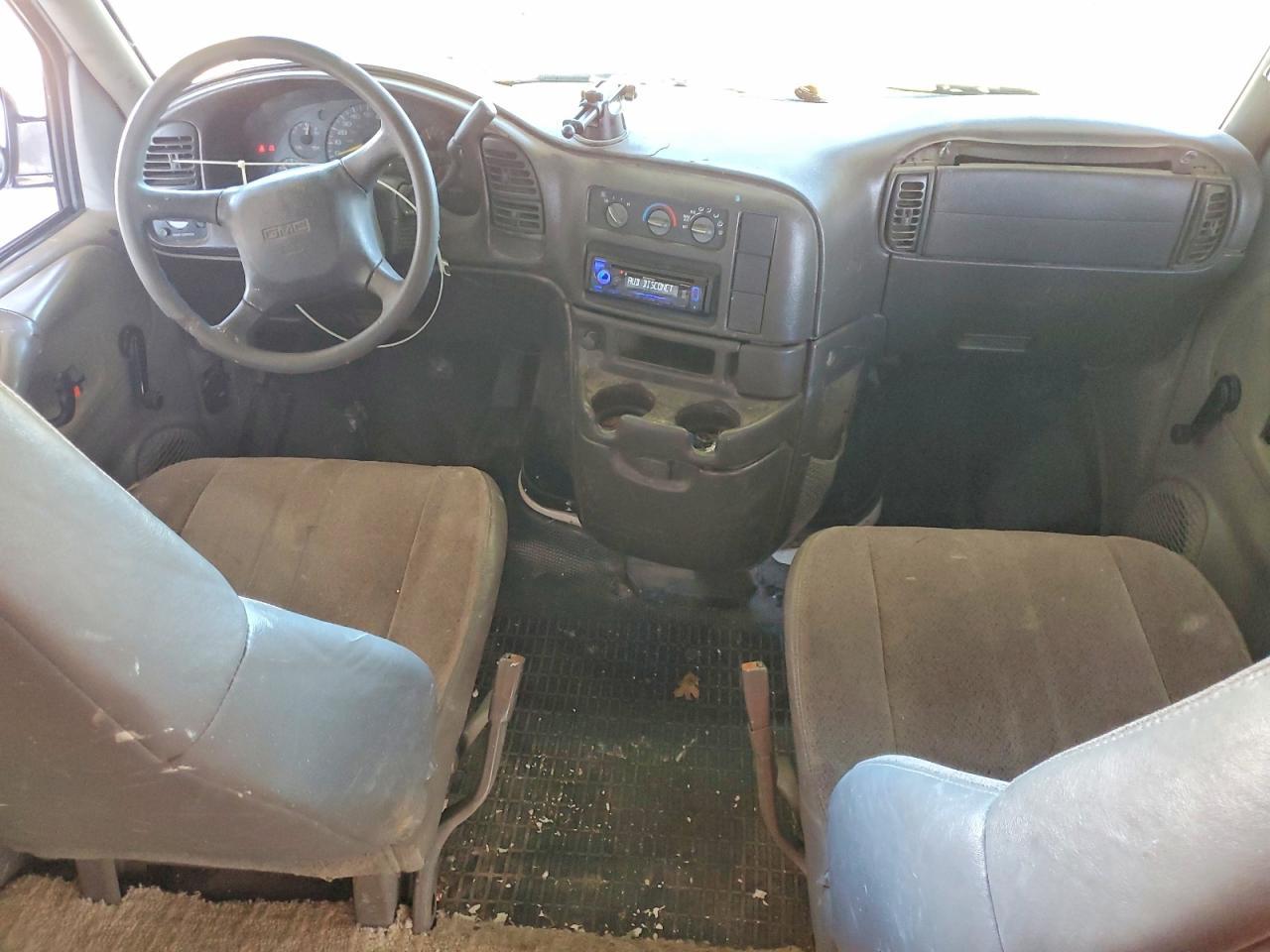 1999 GMC Safari XT