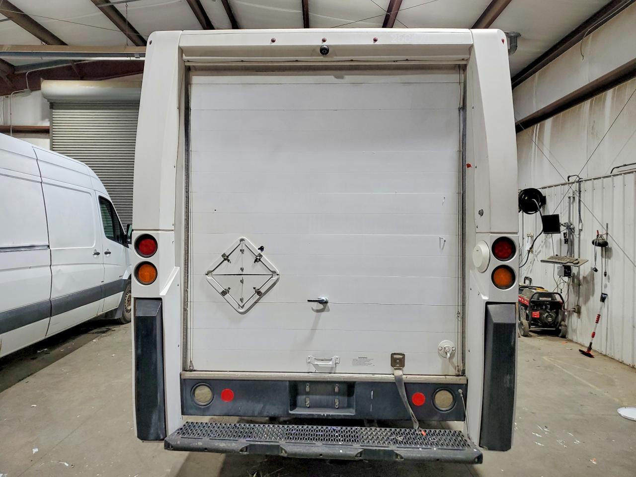 2016 Isuzu Reach Delivery Van