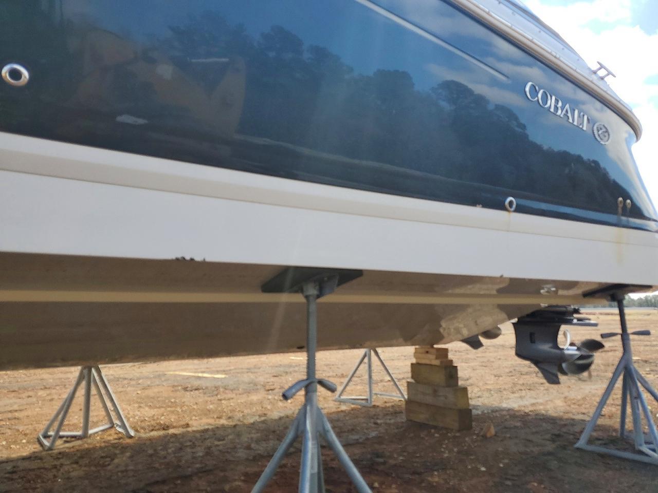 2016 Cobalt Boat-Boat