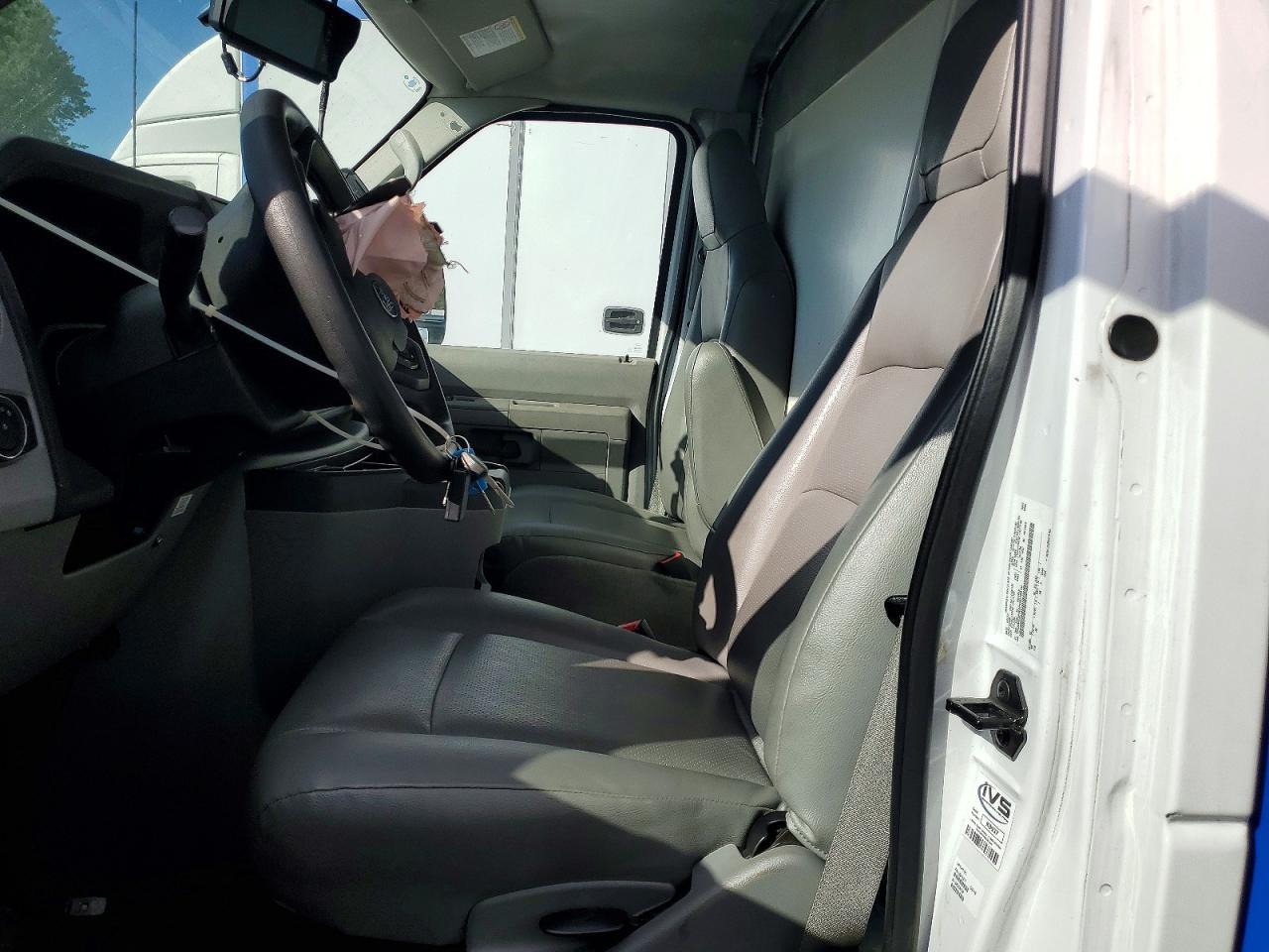 2023 Ford E350 Refrigerated BOX Truck