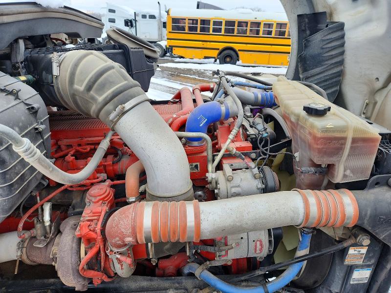 2016 Kenworth T680 Semi Truck