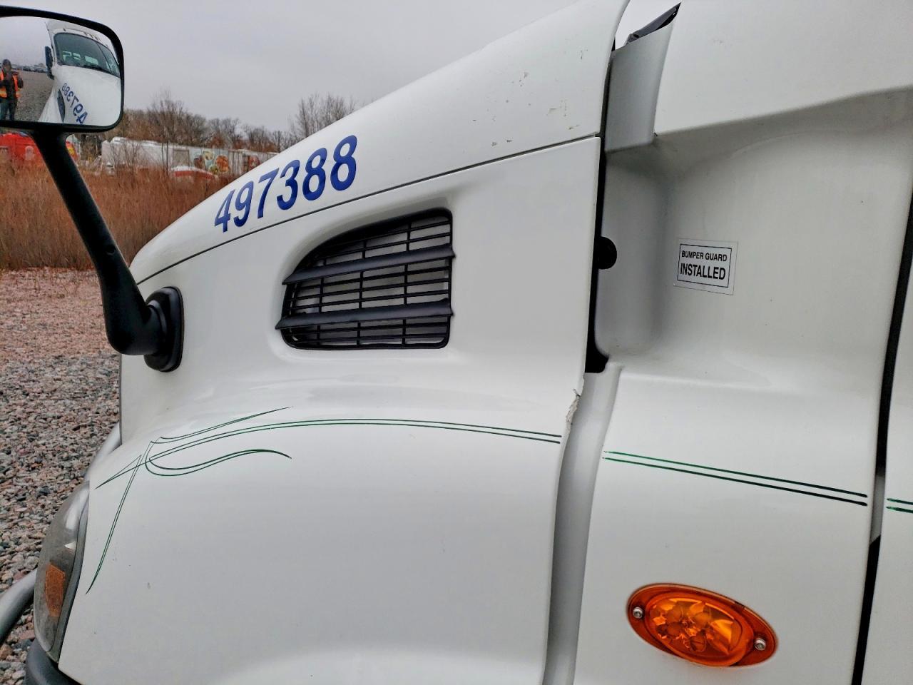 2017 Freightliner Cascadia 1-Semi Truck